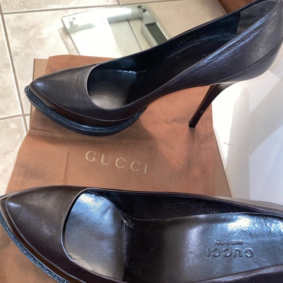 Gucci Heels! - Picture 7 of 7